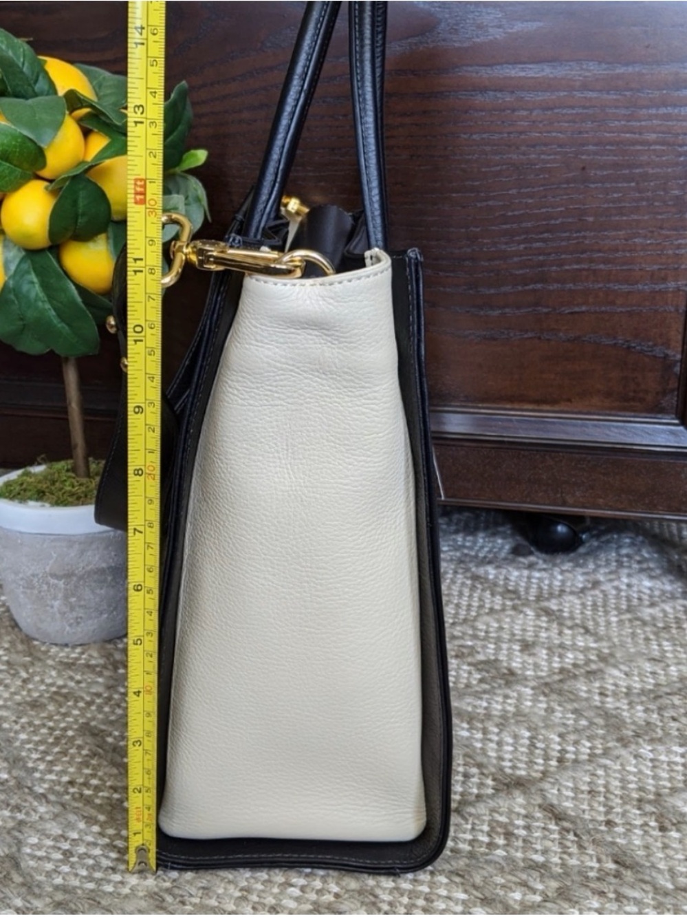 Kelly Tooke Designer Black and Cream Leather Tote Bag - Picture 11 of 13
